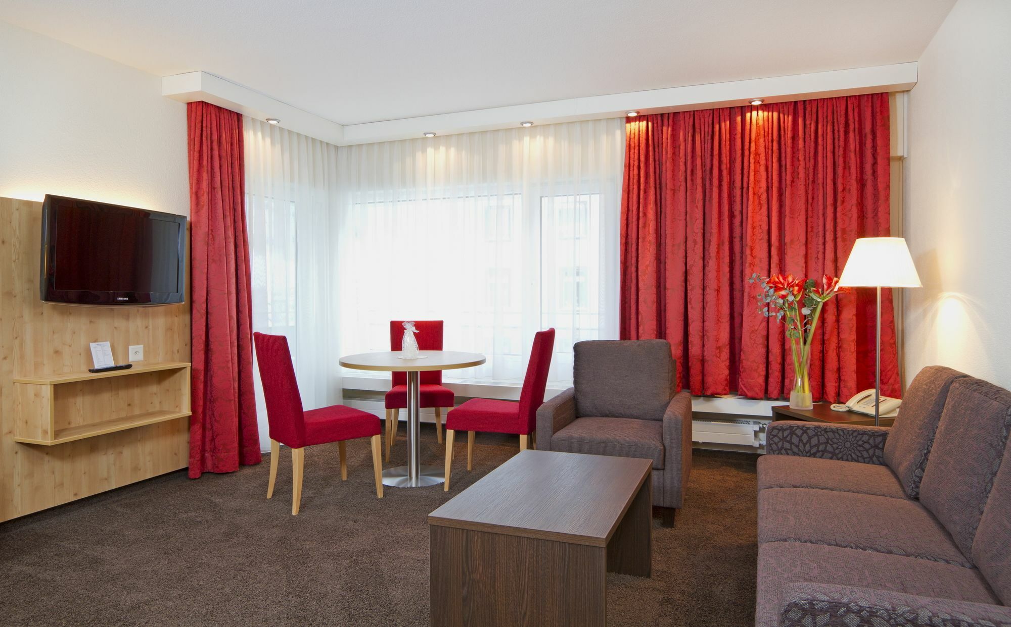 Central Apartments Давос Экстерьер фото