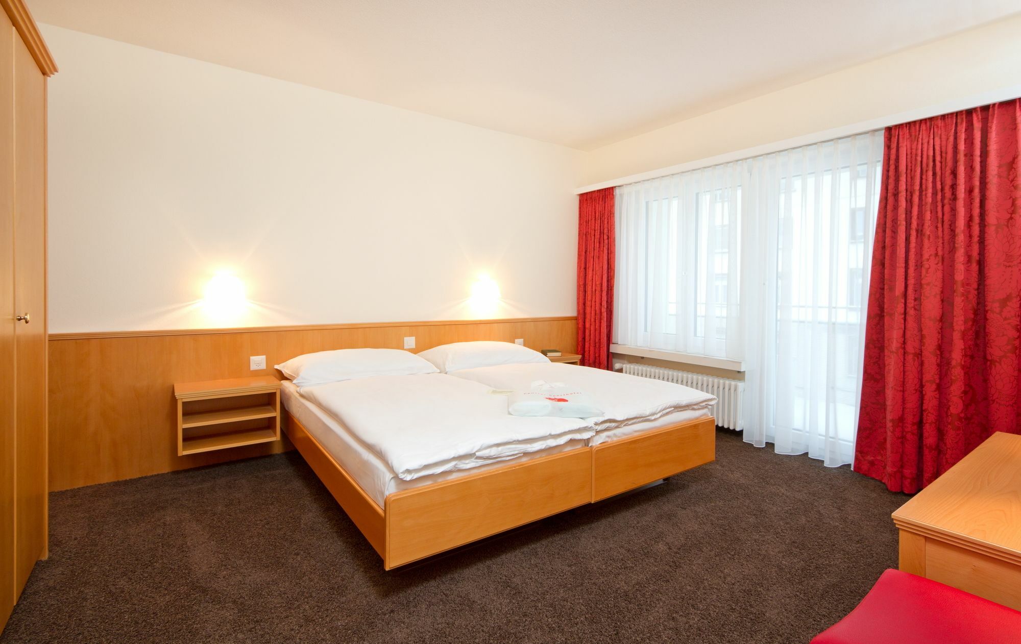 Central Apartments Давос Экстерьер фото